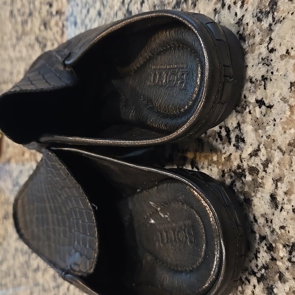 BORN CAPRICORN-ANNAMARIA COLLECTION. CROC EMBOSSED LEATHER MULES. SIZE 9M - Picture 7 of 8